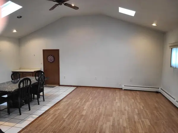 20 E Sunset AVE, Villa Park, IL 60181