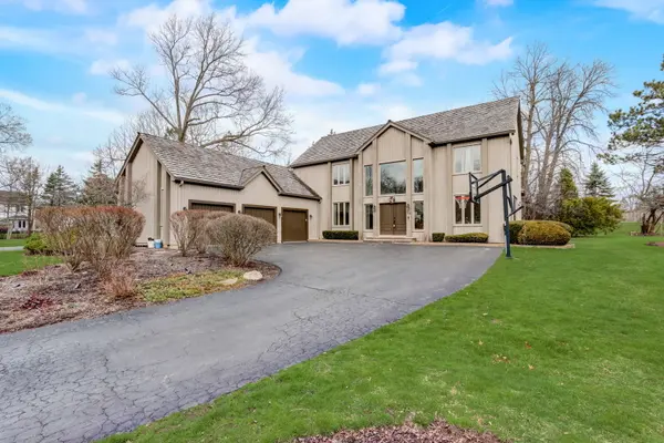 24 Sherwood DR, Lincolnshire, IL 60069