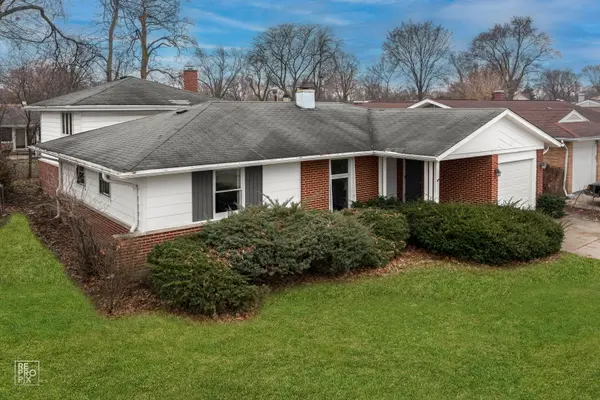 11 EVERGREEN ST, Elk Grove Village, IL 60007