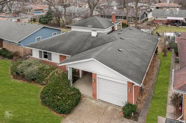 11 EVERGREEN ST, Elk Grove Village, IL 60007