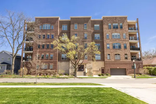 4929 FOREST AVE #4E, Downers Grove, IL 60515