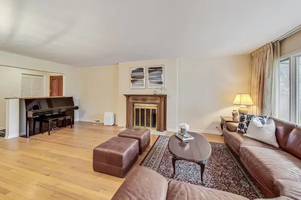 2210 Washington AVE, Wilmette, IL 60091