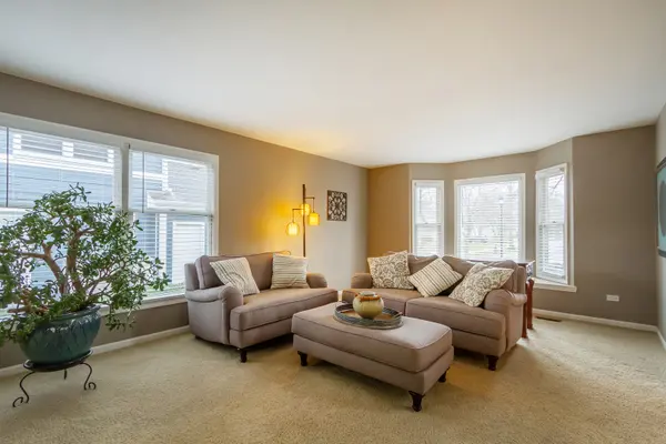367 N Westminster DR, Palatine, IL 60067