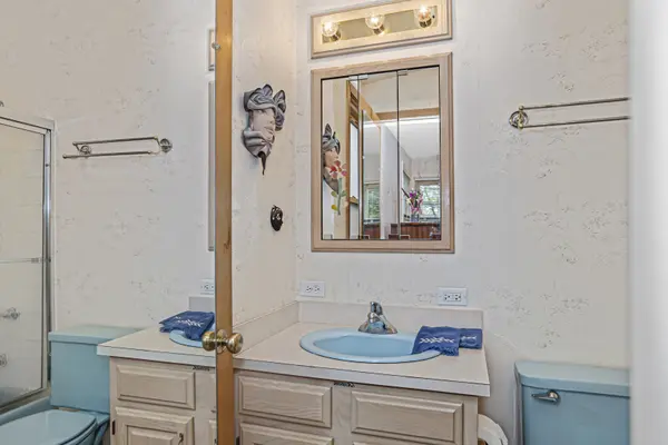 1661 Berkeley RD Highland Park, IL 60035
