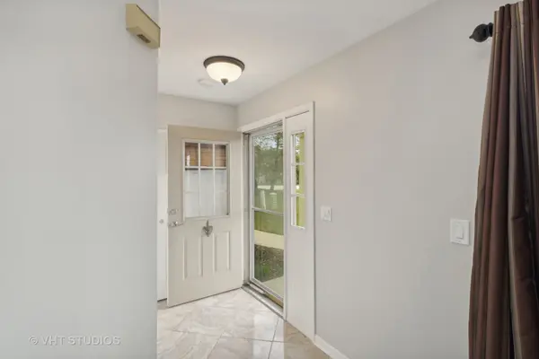 203 W Hamilton DR, Palatine, IL 60067