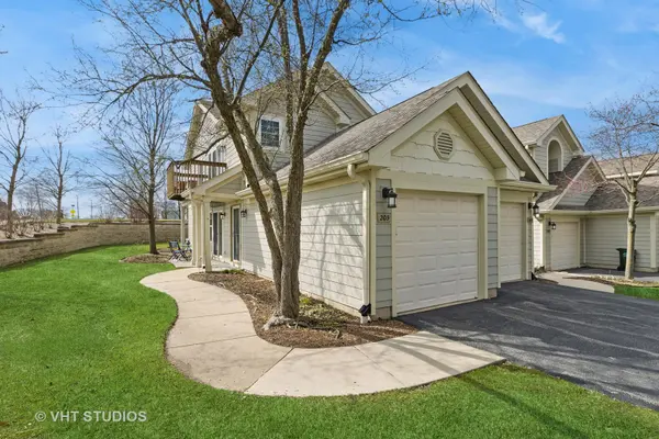 203 W Hamilton DR, Palatine, IL 60067