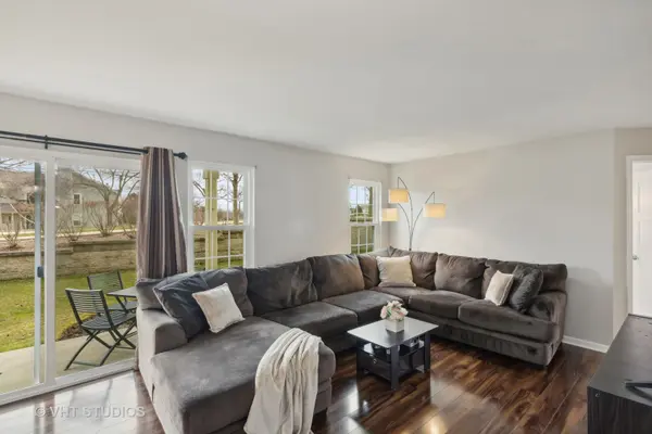 203 W Hamilton DR, Palatine, IL 60067