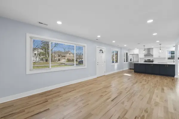 3209 Springdale AVE Glenview, IL 60025