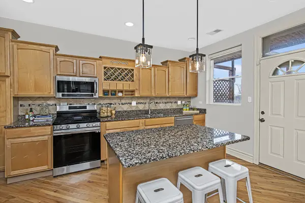 3515 W Medill AVE #3W, Chicago, IL 60647