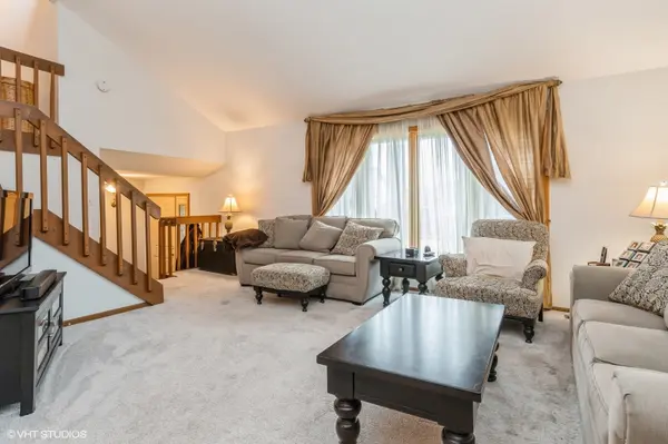 11 MAYFAIR LN, Aurora, IL 60504