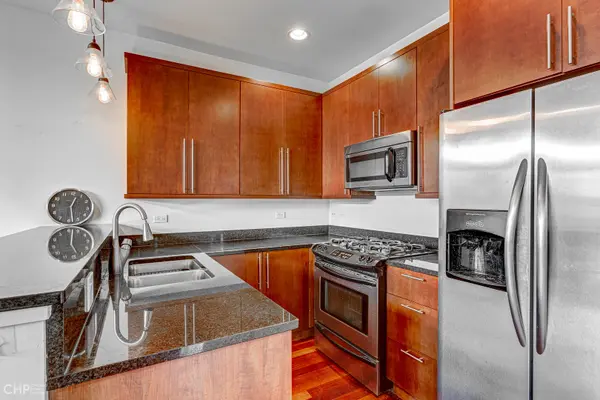 3556 S Seeley AVE #202, Chicago, IL 60609