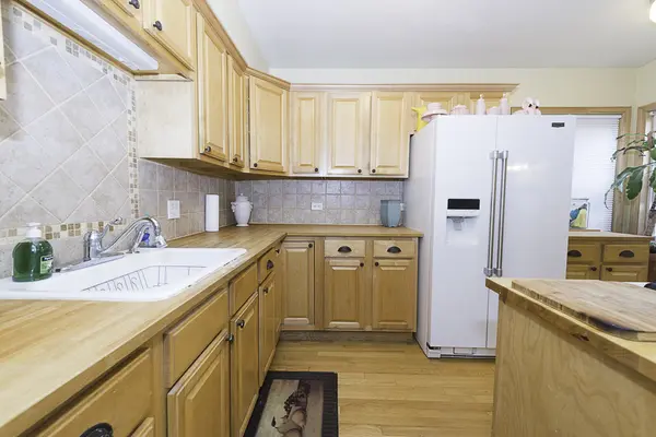 3727 N Page AVE, Chicago, IL 60634