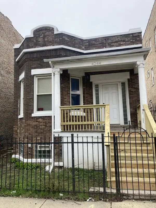 4244 W ADAMS ST, Chicago, IL 60624