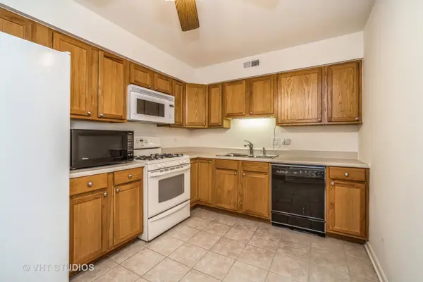 1450 Sandpebble DR #227, Wheeling, IL 60090