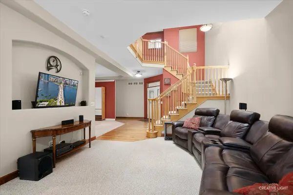 19 Oak Creek CT #19, North Aurora, IL 60542