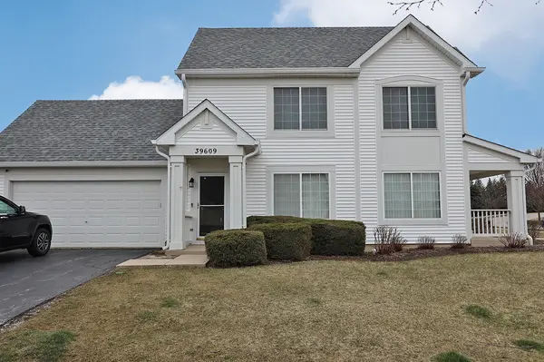 39609 N Warren LN, Beach Park, IL 60083