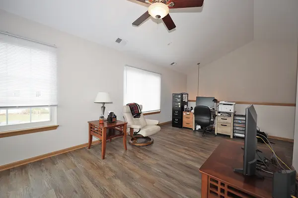 39609 N Warren LN, Beach Park, IL 60083