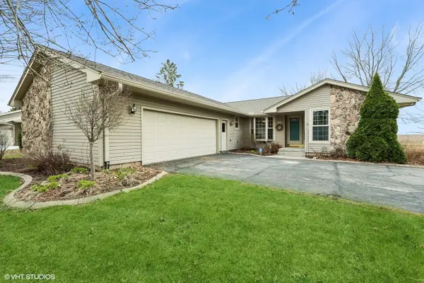 9761 Squire LN, Belvidere, IL 61008