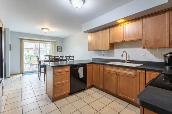 1605 N Arlington Heights RD #D, Arlington Heights, IL 60004