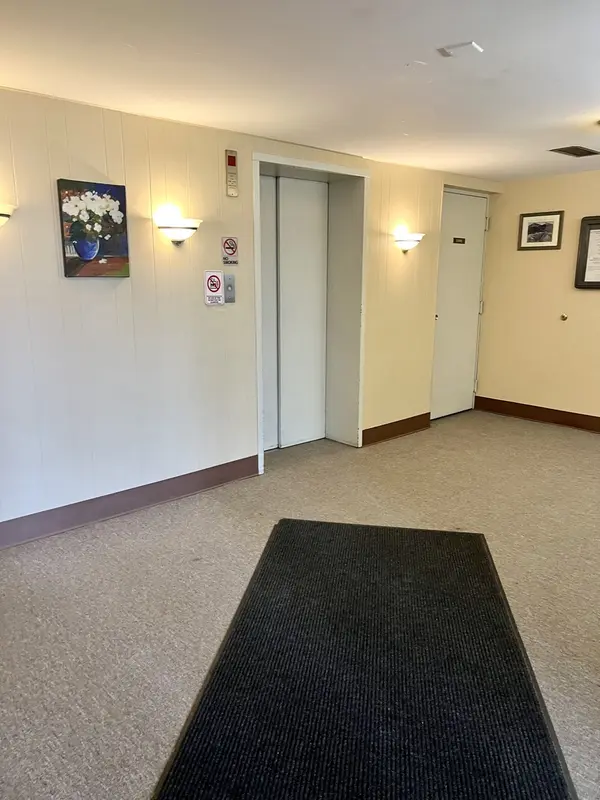 4624 N Commons DR #409, Chicago, IL 60656