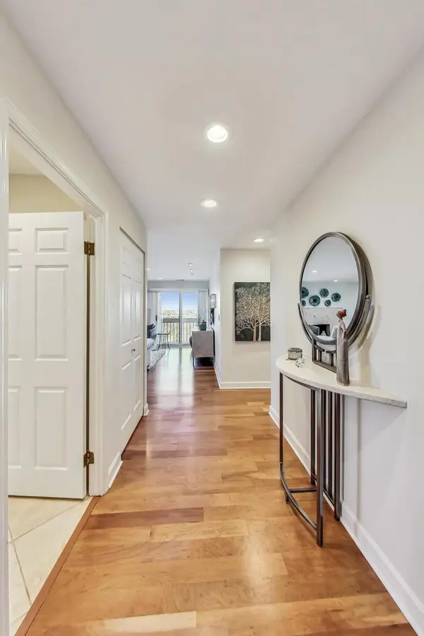 1250 Rudolph RD #5P, Northbrook, IL 60062