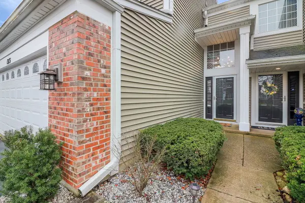1313 Summersweet LN, Bartlett, IL 60103