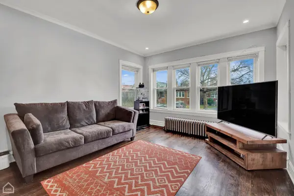 5728 W Melrose ST, Chicago, IL 60634