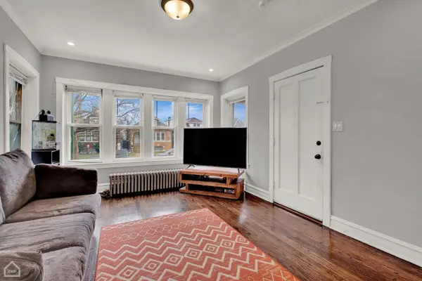 5728 W Melrose ST, Chicago, IL 60634