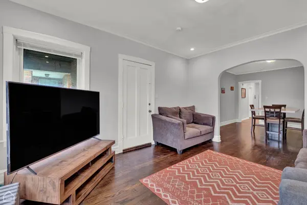 5728 W Melrose ST, Chicago, IL 60634