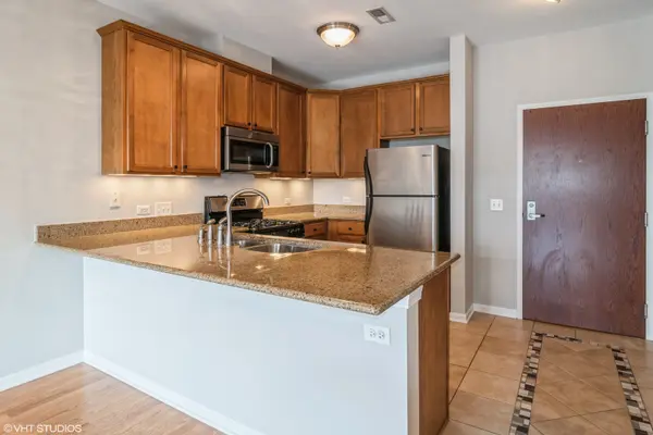 6436 Roosevelt RD #404, Oak Park, IL 60304