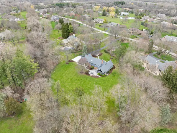 6 Stone Ridge DR, South Barrington, IL 60010
