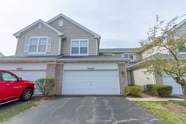 10909 Cape Cod LN, Huntley, IL 60142