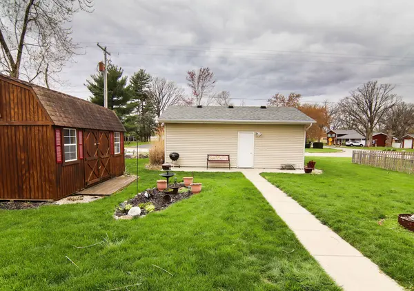 404 S Neal ST, Camargo, IL 61919
