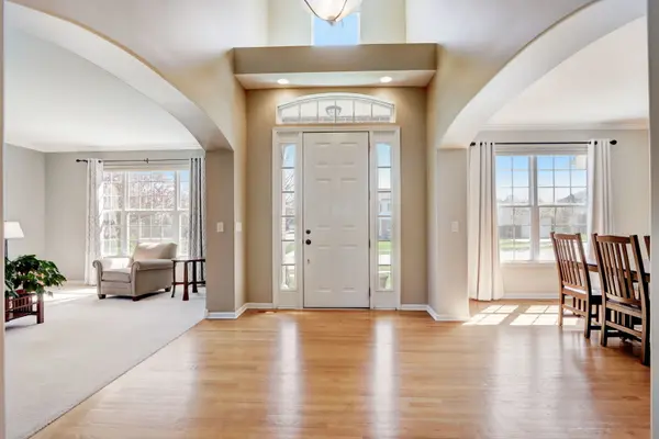 575 Orchard Pond DR, Lake Zurich, IL 60047