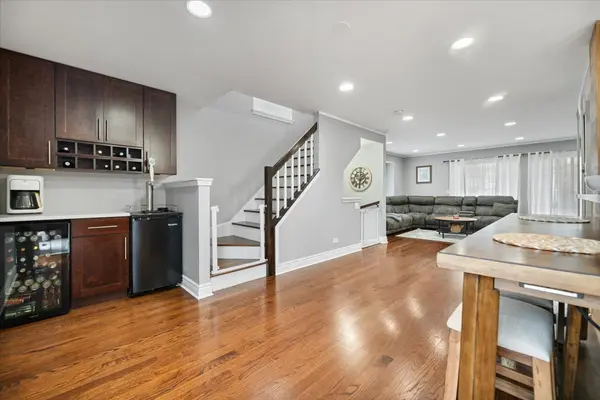 823 W Saint Johns PL, Palatine, IL 60067
