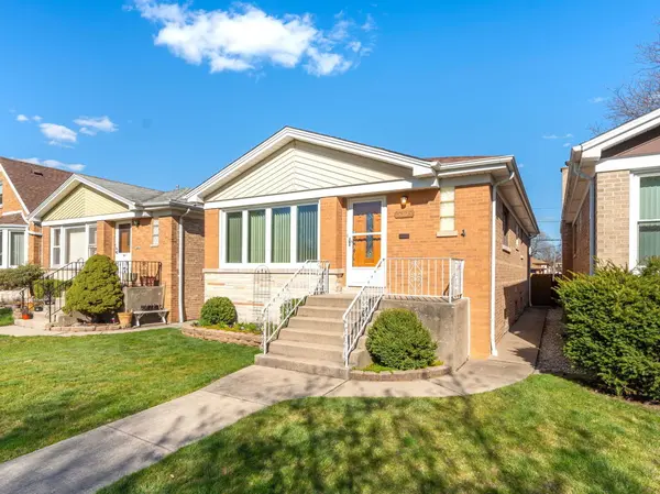 5305 N Moody AVE, Chicago, IL 60630
