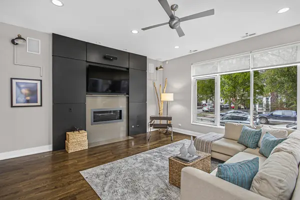 2103 N Campbell AVE #1N, Chicago, IL 60647