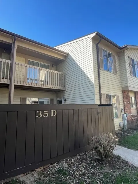 35D Fernwood DR, Bolingbrook, IL 60440