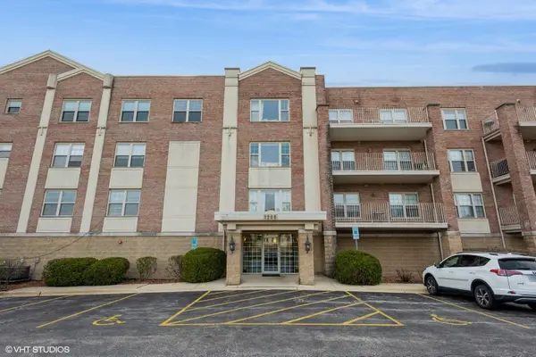 1200 S Prospect AVE #103, Elmhurst, IL 60126
