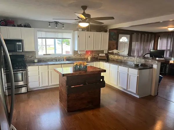 505 N Pleasant ST, Benson, IL 61516
