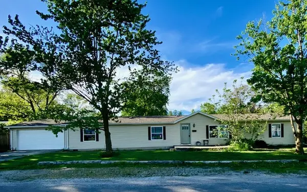 264 E Bowyer ST, Bement, IL 61813