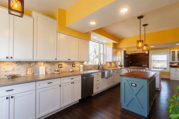 9607 Lucas RD, Woodstock, IL 60098