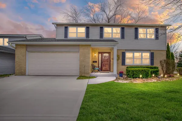 1831 W Willow LN, Mount Prospect, IL 60056