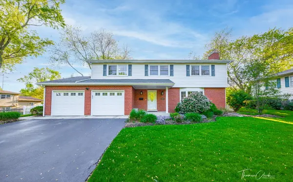 1237 Basswood DR, Naperville, IL 60540