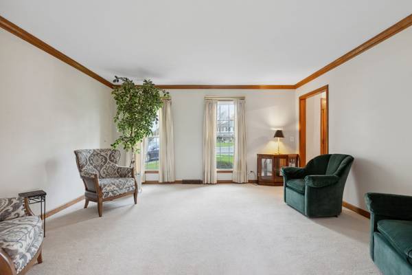 976 Hidden Lake RD, Naperville, IL 60565