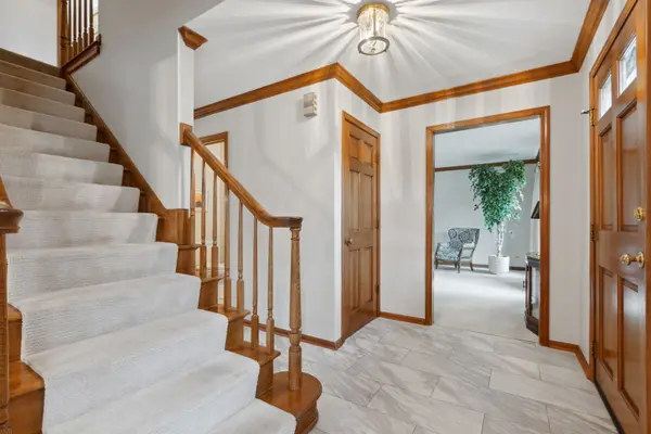 976 Hidden Lake RD, Naperville, IL 60565