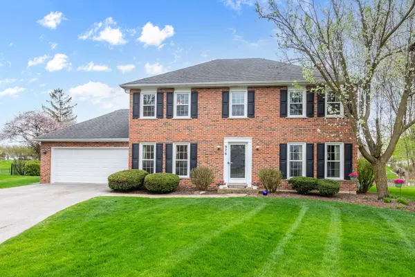 976 Hidden Lake RD, Naperville, IL 60565