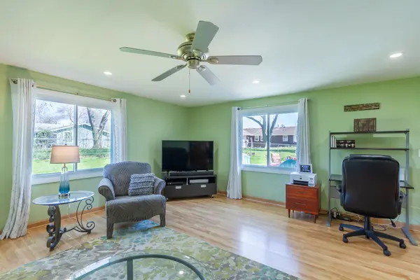 1007 Cornell LN, Schaumburg, IL 60193