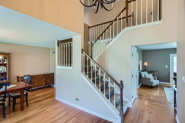 1815 Baltimore DR, Elk Grove Village, IL 60007