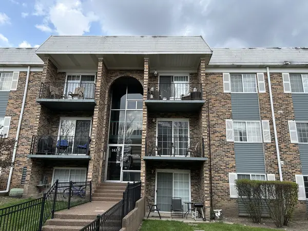 1633 N Windsor DR #216, Arlington Heights, IL 60004